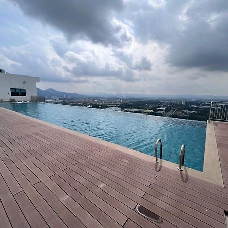 Menara Sentral At Juru Sentral Hotel Букит Мертаджам Екстериор снимка