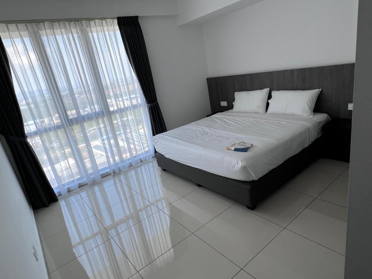 Menara Sentral At Juru Sentral Hotel Букит Мертаджам Екстериор снимка
