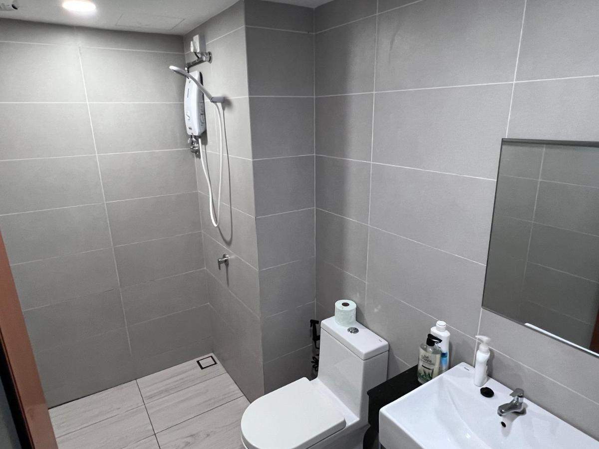 Menara Sentral At Juru Sentral Hotel Букит Мертаджам Екстериор снимка