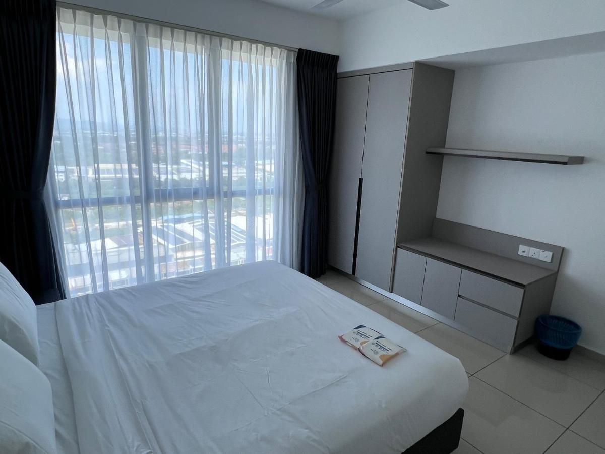 Menara Sentral At Juru Sentral Hotel Букит Мертаджам Екстериор снимка