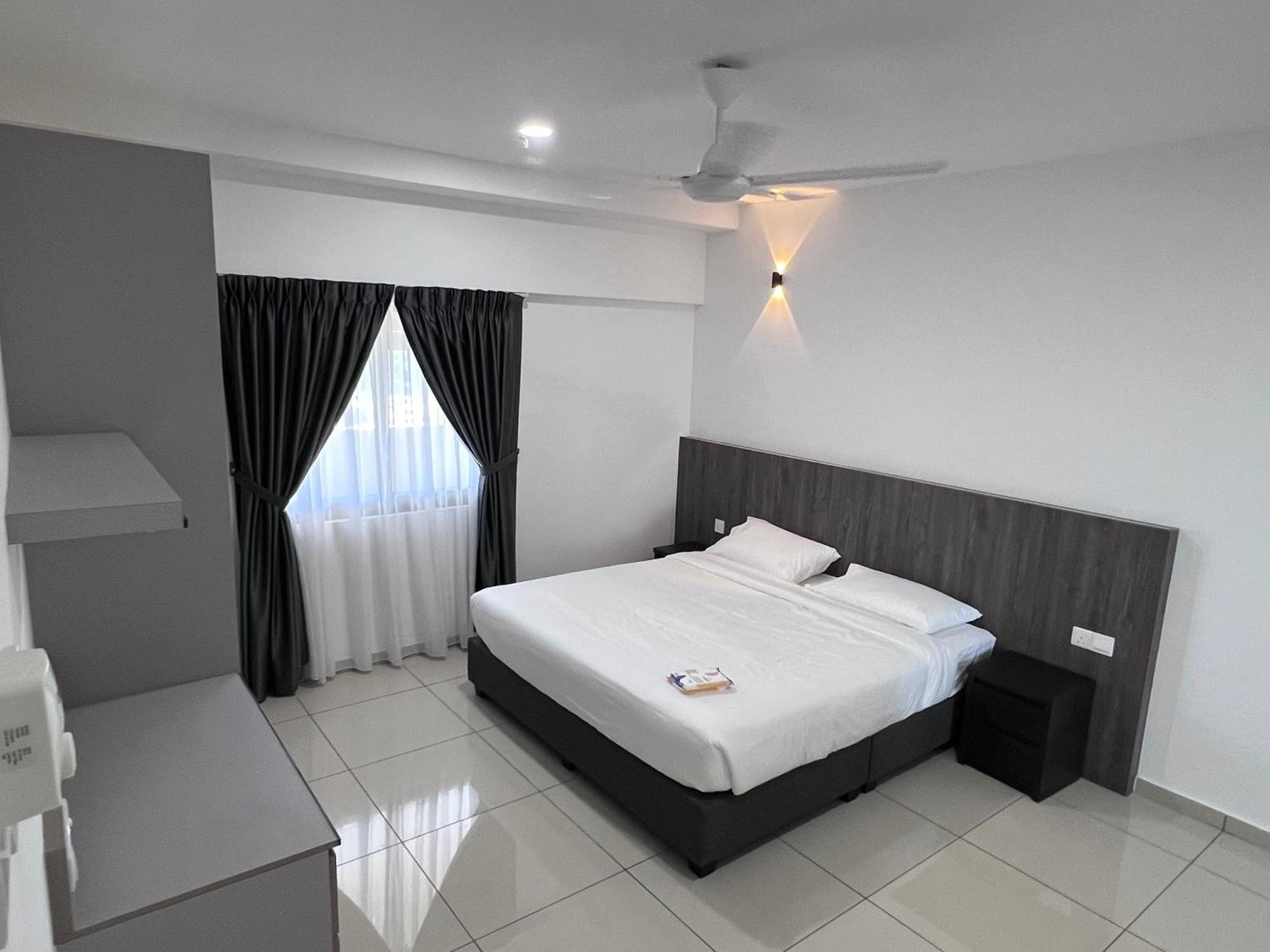 Menara Sentral At Juru Sentral Hotel Букит Мертаджам Екстериор снимка